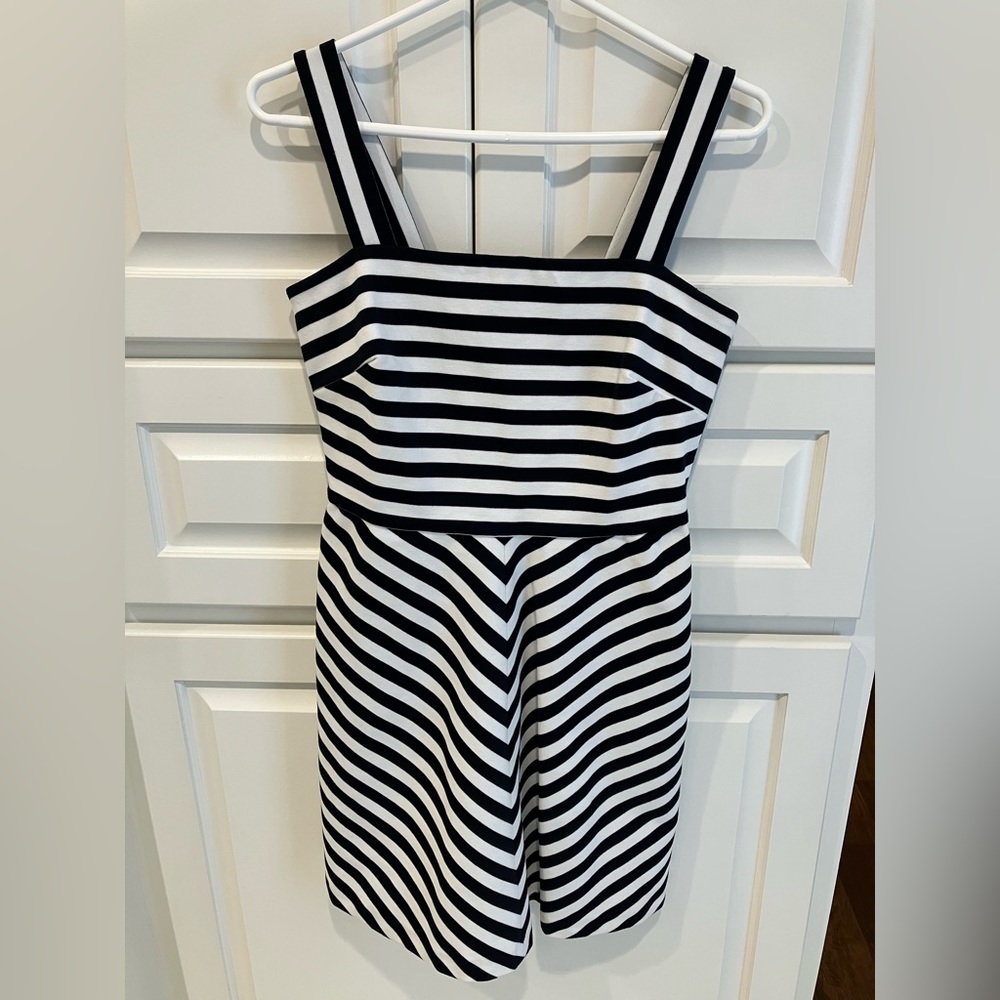 MICHAEL KORS SUNDRESS SIZE 2 NAVY & WHITE